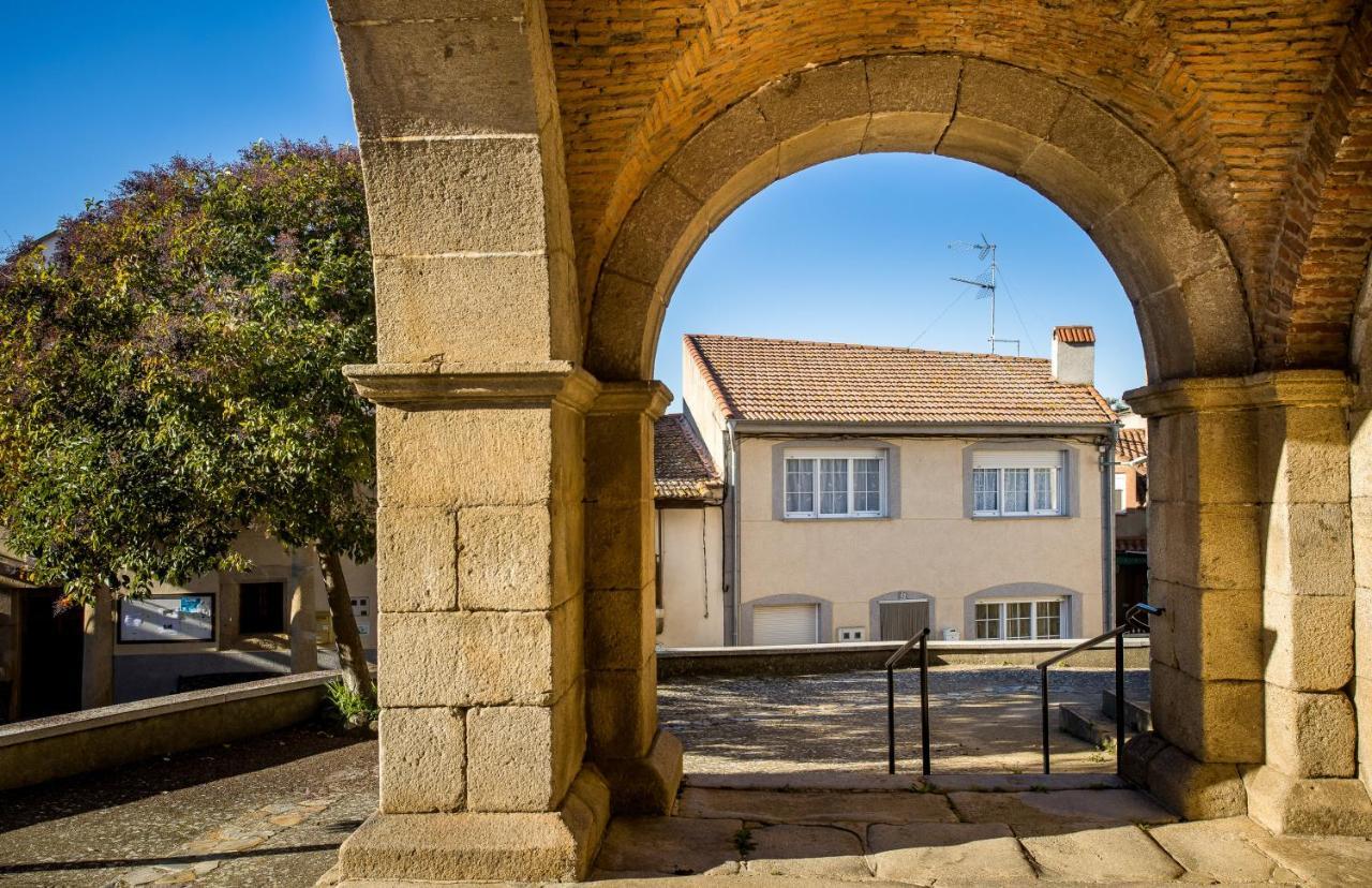 El Hogar Del Herrero Ahigal de los Aceiteros Exterior photo